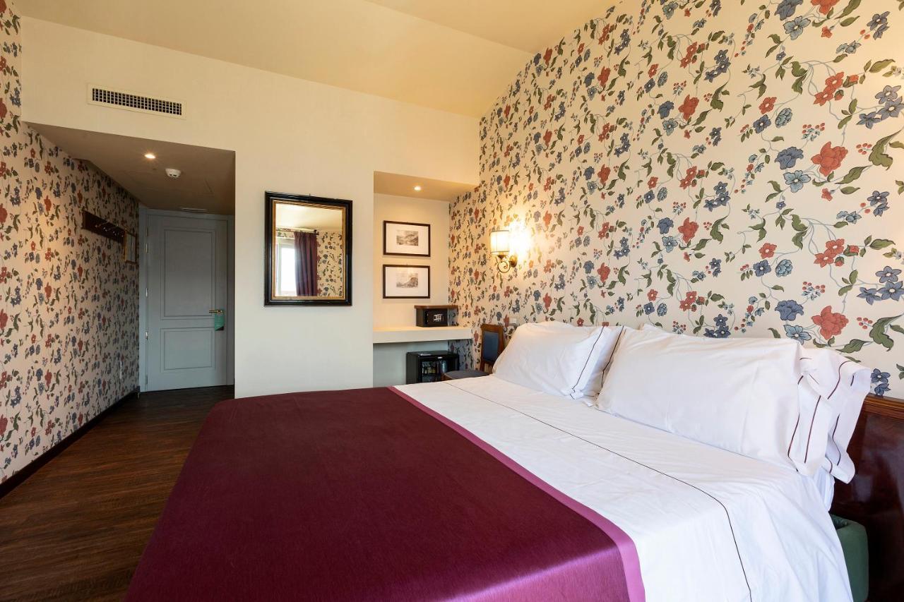 Hotel Royal Victoria, By R Collection Hotels Varenna Bagian luar foto